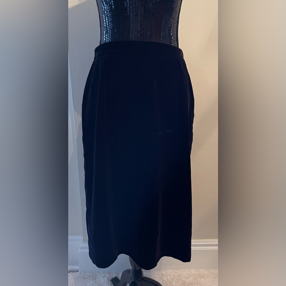 Eatons Black Velvet Skirt Size 14